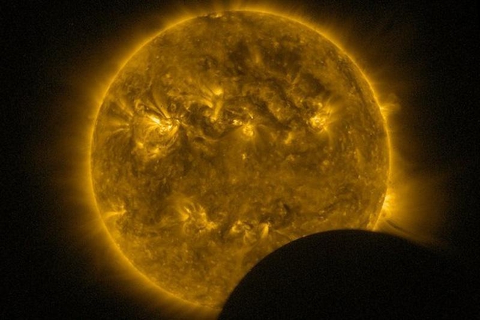 „Slaptas“ Saulės užtemimas užfiksuotas iš kosmoso
