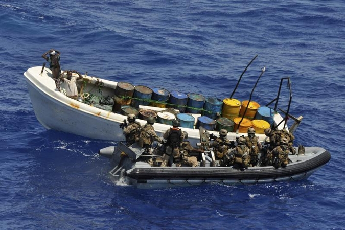 Prie Somalio krantų suimta 16 piratų, išlaisvinta 12 įkaitų