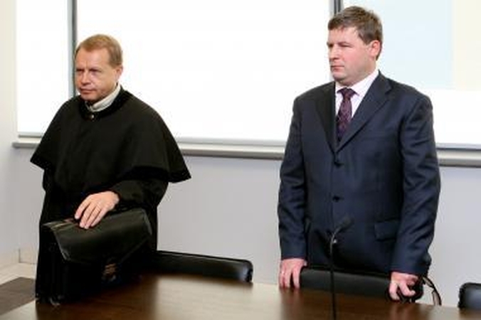 R.Michalskis nuteistas, bet už grotų nesės (dar papildyta)