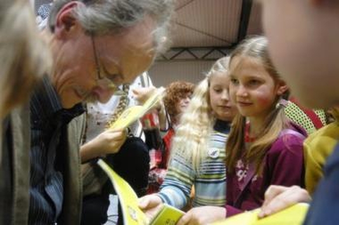 Vilniaus knygų mugė: leidyklos „Nieko rimto“ pramogos vaikams
