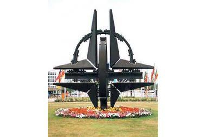 NATO išsiunčia šnipus - Maskva rengia keršto planą