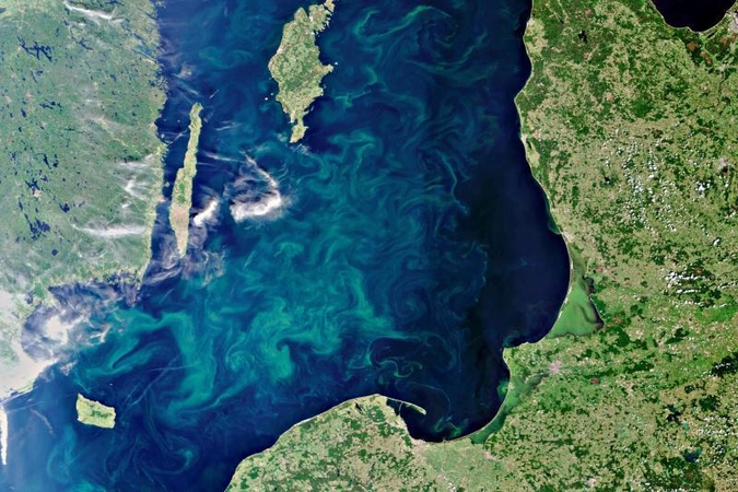 Neveikiantis palydovas aplink Žemę skries dar 150 metų