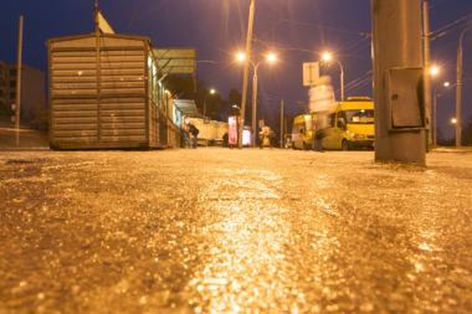 „Juodasis ledas“ – nematoma grėsmė vairuotojams kelyje 