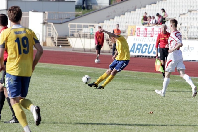 „Sūduvos“ futbolininkai nugalėjo Lietuvos futbolo A lygos autsaiderį