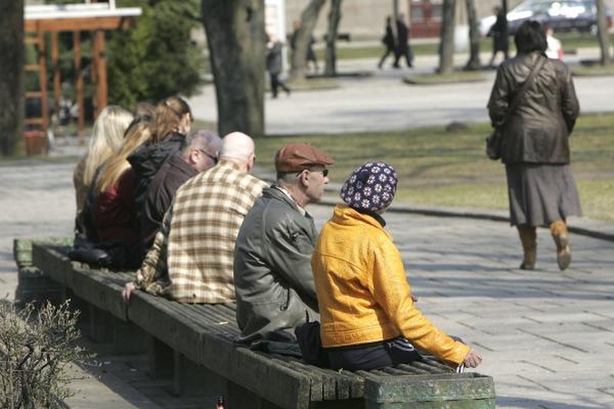 Į pensiją nuo 65-erių - 2027-aisiais