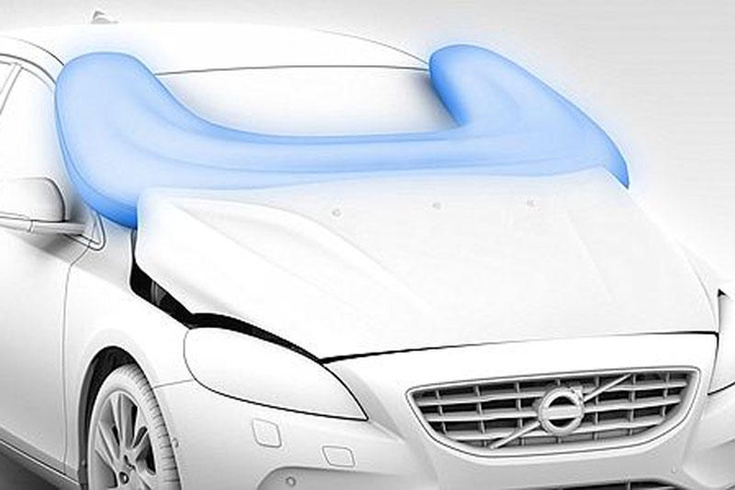 „Volvo“ automobiliuose – saugos pagalvės pėstiesiems