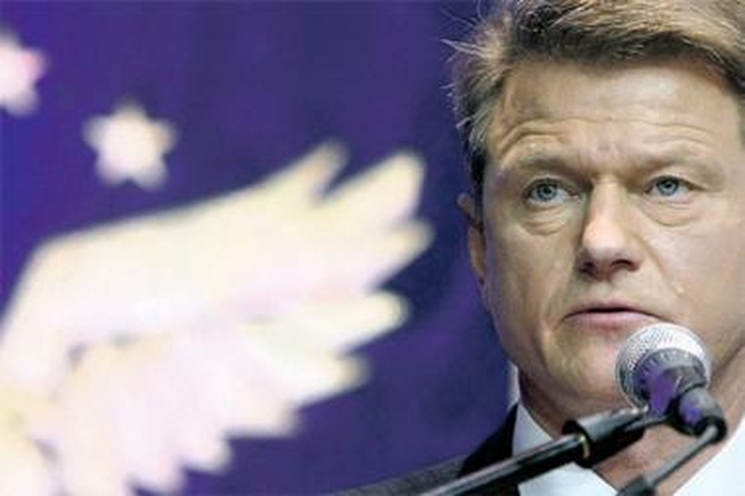 Diplomatinis pasas R.Paksui kišenės nespaus