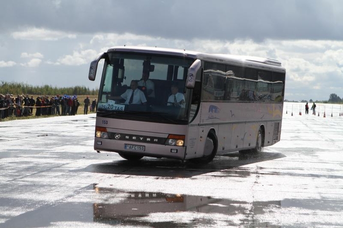 WiFi ryšys, saugos diržai - visuose naujuose šalies autobusuose