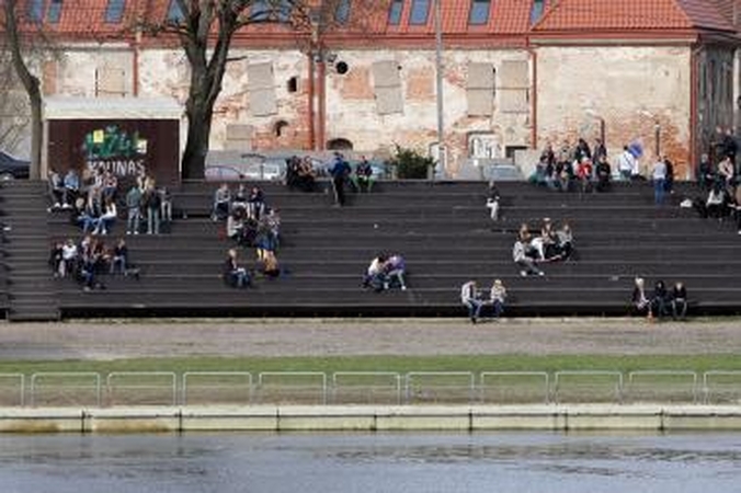 Amfiteatre rodys visas krepšinio rungtynes