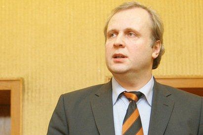 Buvęs A. Adamkaus patarėjas turės nugriauti savavališkai suręstą pirtį