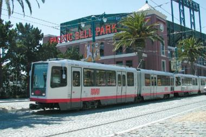 San Fransiske - dviejų traukinių susidūrimas