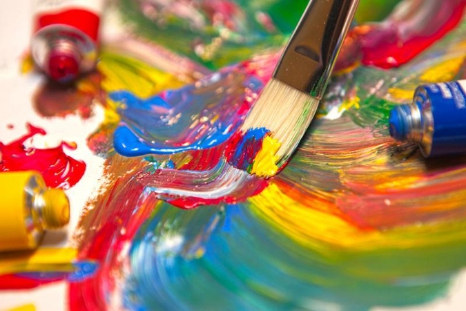 Kokiais dažais               tapė P. Picasso? 