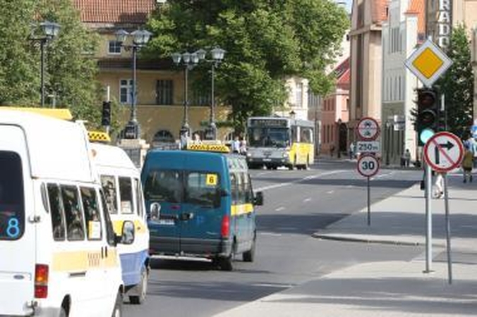 „Mikriukai“ pageidauja keleivius vežti pigiau - už 2 litus