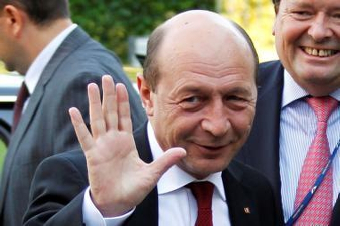 Rumunijos prezidentas prašo N.Sarkozy sustabdyti romų išsiuntimą