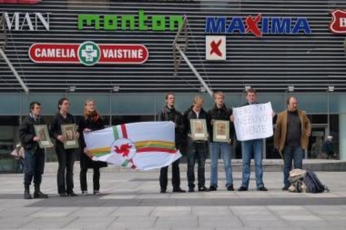 Sostinėje - protestas prieš karo veteranų eitynes gegužės 9-ąją (papildyta)
