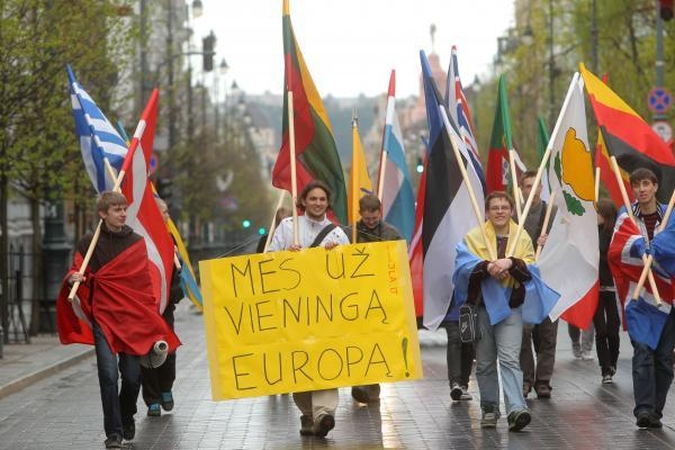 Įstojimo į ES dieną sostinėje eisena minėjo tik jaunieji liberalai