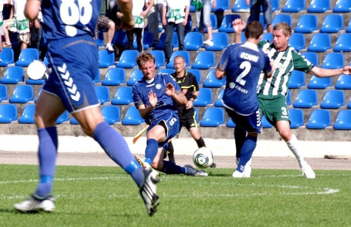 Lietuvos futbolo klubų žaidėjai metami iš namų, neturi ką valgyti