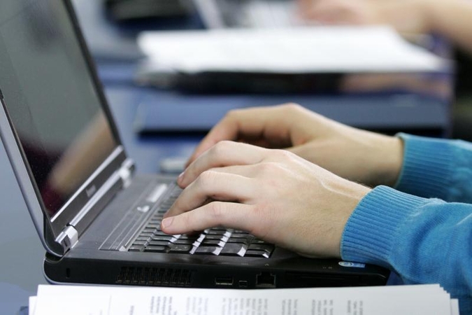 Darbą Anglijoje žadėjusiam sukčiui moteris atidavė per tūkstantį litų