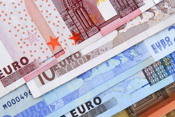 Lietuviams rūpi palūkanos, o ne euro zonos naujienos  