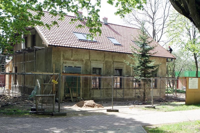 Prie buvusios vyninės „Metų laikai“ - žmonių kaulai