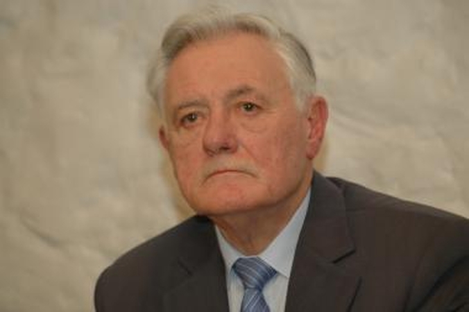 V.Adamkus: „Švietimo reforma – didelis skaudulys tautos kūne“
