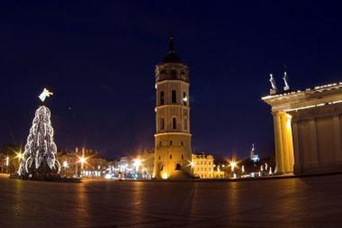 Katedros eglutę įžiebs cirko akrobatai