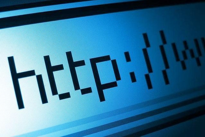 Interneto „tėvas“ pasisako prieš įstatymą, naikinantį žmogaus teises
