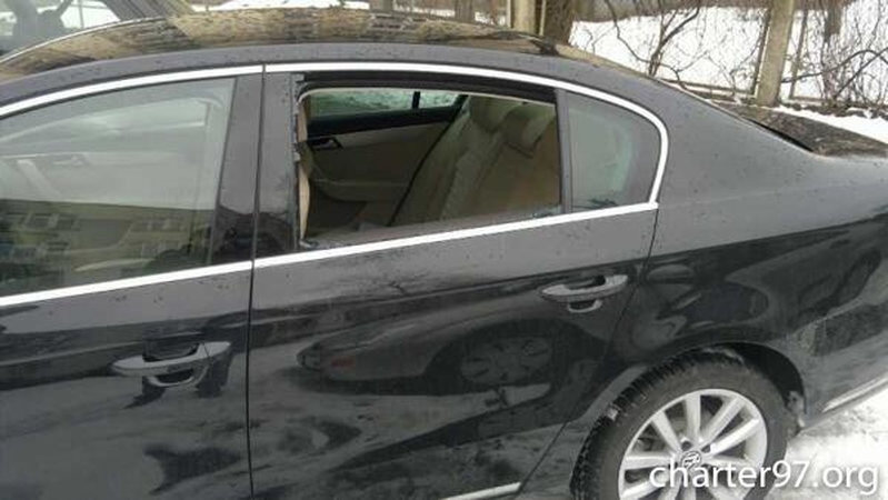 Sostinės centre išplėštas Seimo nario E. Zingerio automobilis