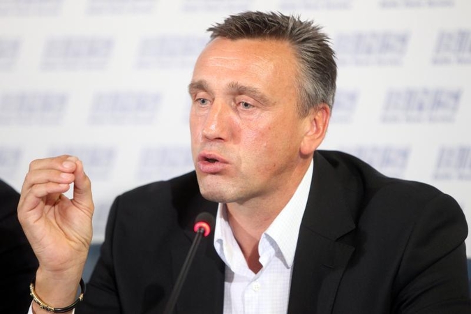 Bunda Lietuvos futbolo      bendruomenė?