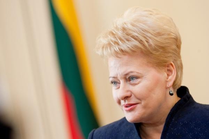 Teisėsaugininkams prezidentė priminė, kad jie tinkamai turi elgtis ir po darbo
