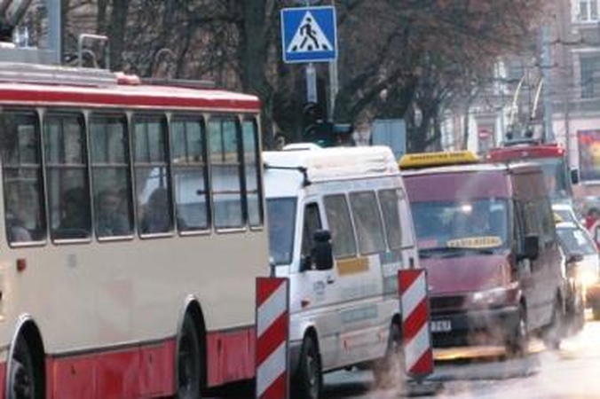 Panevėžyje mikroautobusai veža pigiau nei autobusai