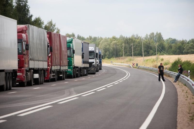 Pasienyje su Baltarusija ilgėja automobilių eilės