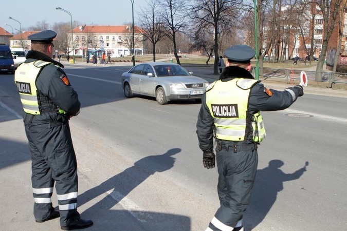 Baudos balų sistemos už KET pažeidimus neatsisako