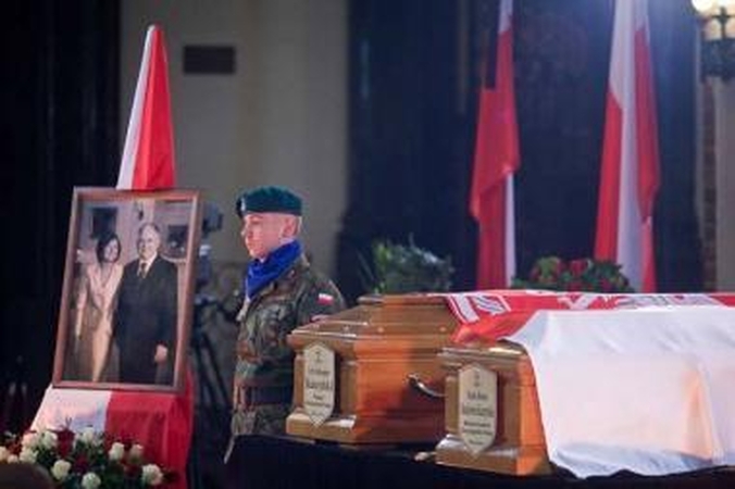 Prie Lenkijos prezidento rūmų pagyvenęs vyriškis grasino susprogdinti granatą