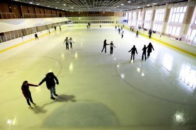 Ledo arenos renovavimas stringa dėl neįteisinto priestato