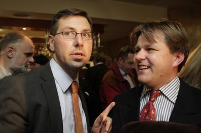Ministras: nemokėjau pinigų tiesiai M.Adomėnui