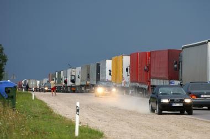 Marijampolės apylinkėse susidūrė vilkikai