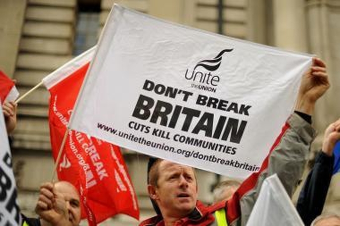 Britanijoje bedarbiams bus uždrausta sėdėti be darbo