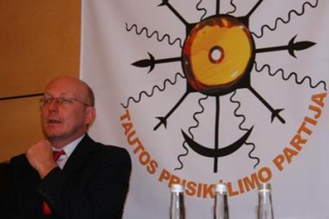 Tautos prisikėlimo partijos įstatai neatitinka įstatymų
