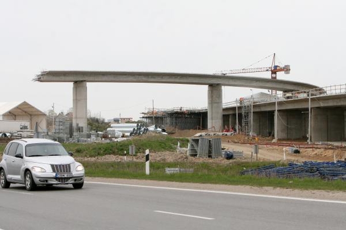 Planuojama tęsti estakados Jakų žiede statybas