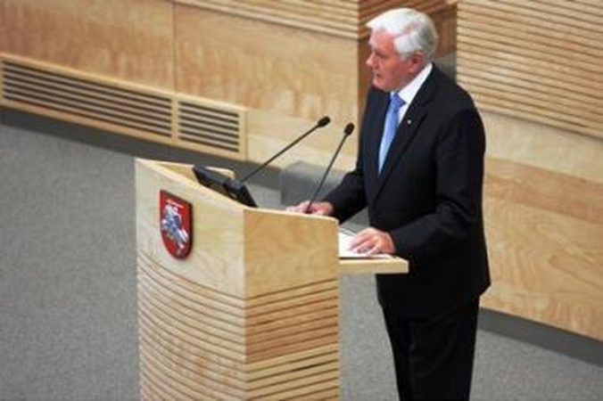 V.Adamkus nori mažinti Seimo narių skaičių