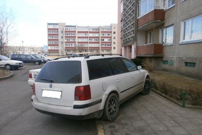 Skirti laiką rimtiems nusižengimams trukdo ir netikęs mašinų statymas