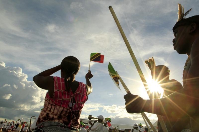 Tanzanijoje sugriuvus statomam pastatui žuvo 15 žmonių