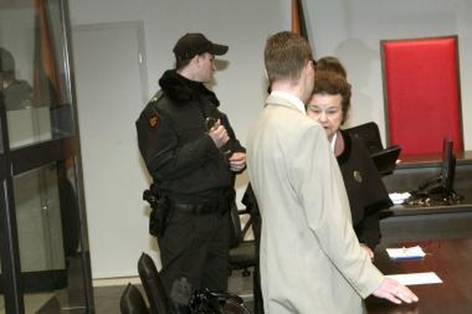 Už dukters seksualinį prievartavimą tėvas nuteistas 6 metams nelaisvės