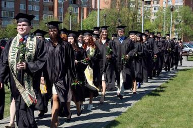LCC tarptautiniame universitete – gausiausia iki šiol absolventų laida 