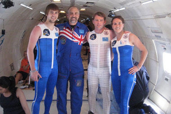 Naujas astronautų kostiumas gali apsaugoti jų kaulus nuo retėjimo