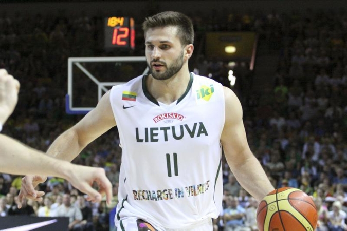 L.Kleiza: su rusais į finalą įsivėlęs paskui gali ir į lėktuvą nespėti