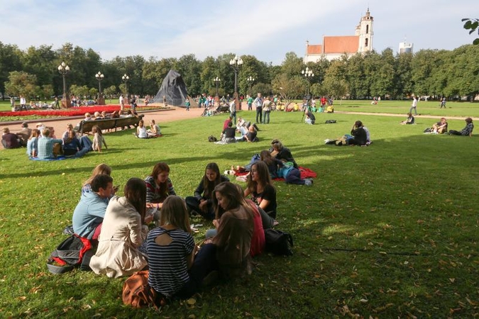 Dosnumas ar triukas: vejos prižiūrėtojui - įspūdinga alga