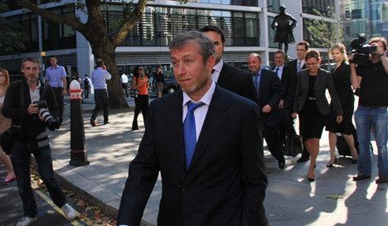 R.Abramovičius už prezidentinę ložę paklojo 1,6 mln. dolerių