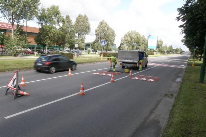 Baltijos prospekte greitį jau riboja kalneliai